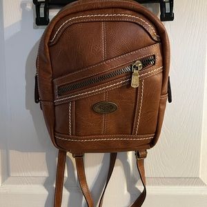 BOC Adjustable mini backpack! *USED ONCE*